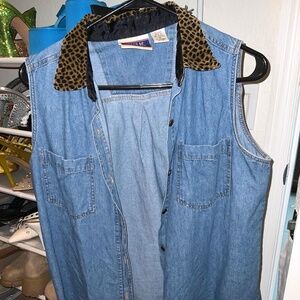 Vintage 90s Denim Leopard Collared Sleeveless Shirt